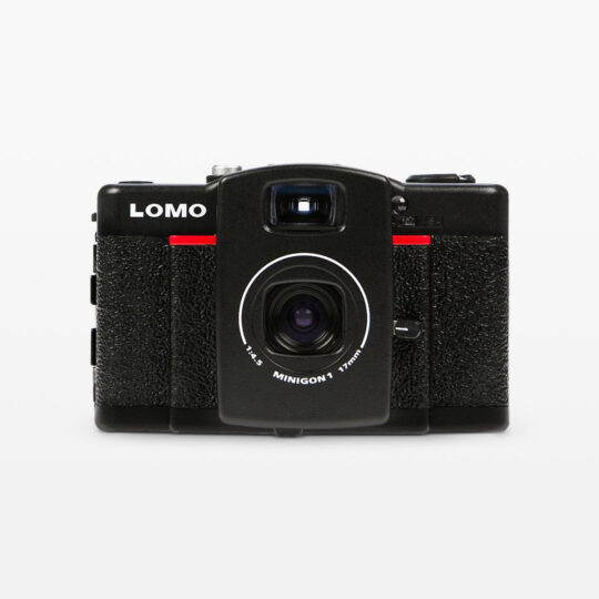 Lomo LC-Wide | Lomography's automatische - extra wijde - kleinbeeld compactcamera | FotoFilmFabriek