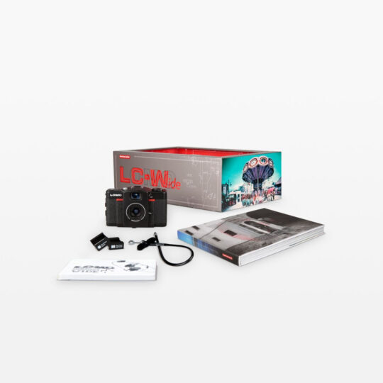 Lomo LC-Wide | Lomography's automatische - extra wijde - kleinbeeld compactcamera | FotoFilmFabriek