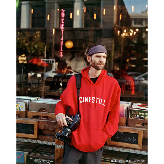 Alternative view of Cinestill 400 Dynamic - 4x5" Vlakfilm / 25 sheets